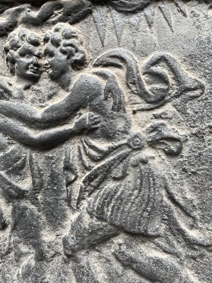 18th century fireback with a scene of conciliation 18th century fireback with a scene of conciliation-4