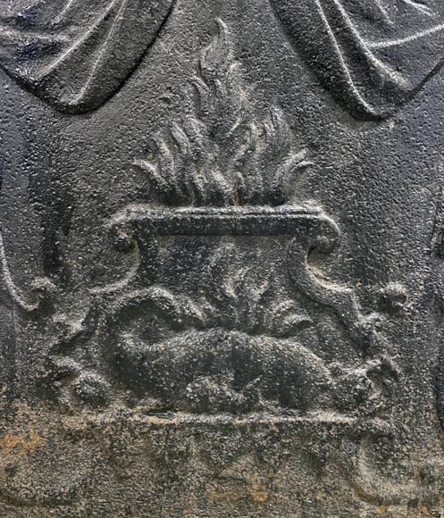 Fireback of the 18th century with two atlantes supporting an entablature with fire vases Fireback of the 18th century with two atlantes supporting an entablature with fire vases-3