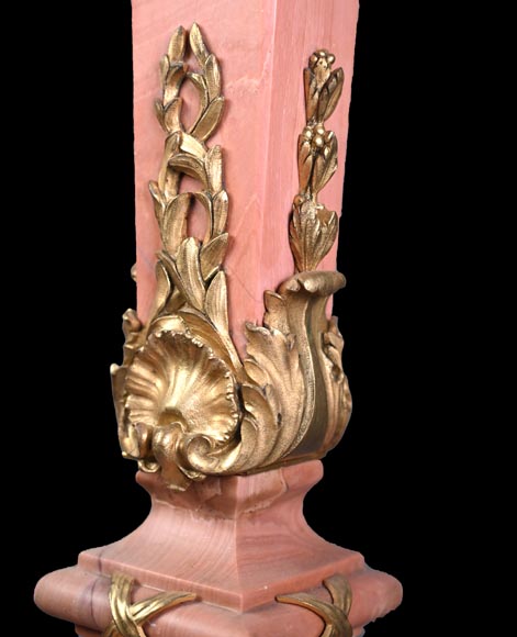 Fonderie Fumière & Co, Rococo pink marble lamp with gilded bronze masks, circa 1906-1926 Fonderie Fumière & Co, Rococo pink marble lamp with gilded bronze masks, circa 1906-1926-7