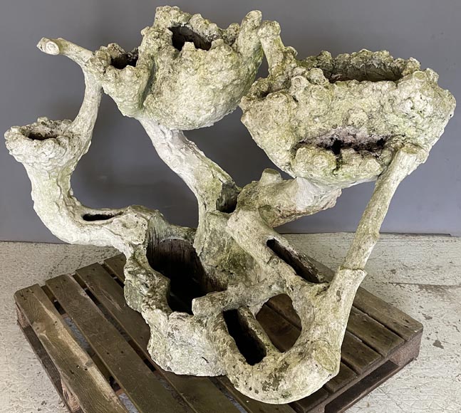 Concrete planter with plant forms Concrete planter with plant forms-1