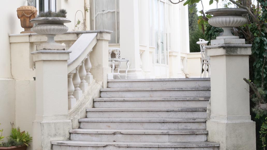 Pair of classic style marble basins Pair of classic style marble basins-1