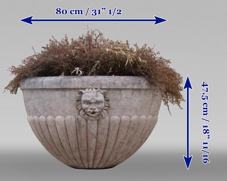 Wall fountain basin with lion head in marble Wall fountain basin with lion head in marble-6