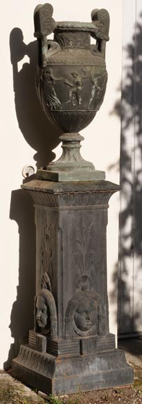 Greek style vase and its egyptian base, cast iron Greek style vase and its egyptian base, cast iron-3