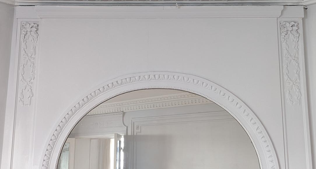 Rounded trumeau with Louis XVI style oval frieze Rounded trumeau with Louis XVI style oval frieze-1