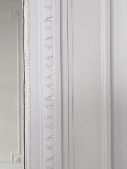 Rounded trumeau with Louis XVI style oval frieze Rounded trumeau with Louis XVI style oval frieze-4