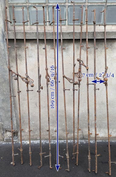 Set of cast iron espagnolettes, Louis XV style, period 18th c Set of cast iron espagnolettes, Louis XV style, period 18th c-5