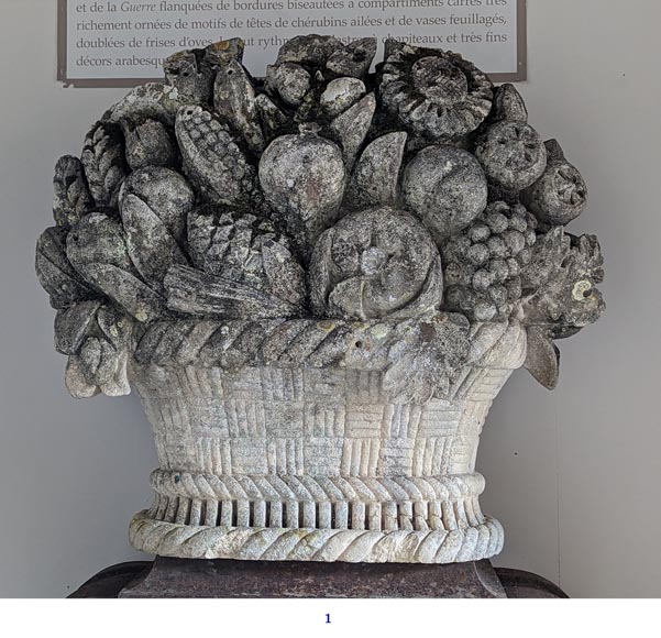 Important pair of carved stone fruit baskets Important pair of carved stone fruit baskets-1