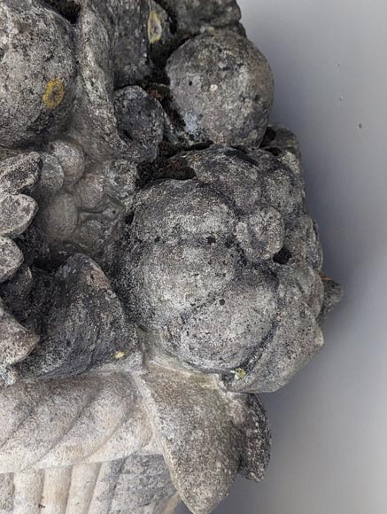 Important pair of carved stone fruit baskets Important pair of carved stone fruit baskets-6