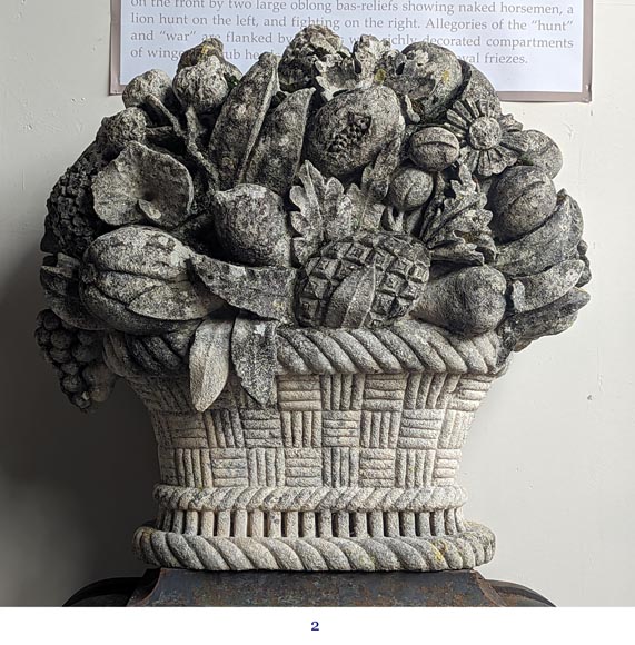 Important pair of carved stone fruit baskets Important pair of carved stone fruit baskets-7