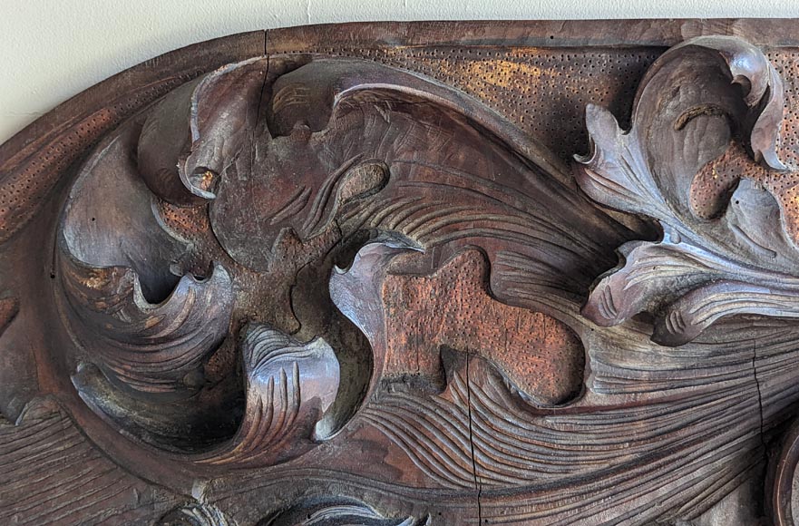 Mantel with Vansittart and Crosbie coat of arms Mantel with Vansittart and Crosbie coat of arms-2