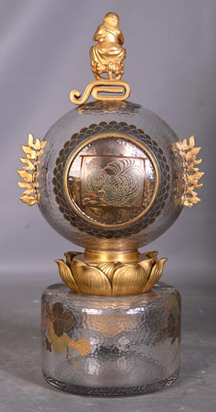 L’Escalier de CRISTAL – Japonist Glass Clock in the Shape of a Sphere Emerging from a Lotus Flower L’Escalier de CRISTAL – Japonist Glass Clock in the Shape of a Sphere Emerging from a Lotus Flower-3