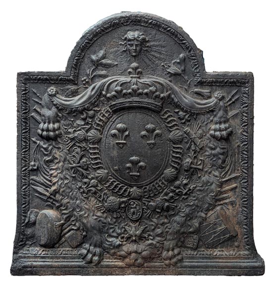 Fireback with the coat of arms of France, with a head of Apollo and the skin of a lion Fireback with the coat of arms of France, with a head of Apollo and the skin of a lion-0