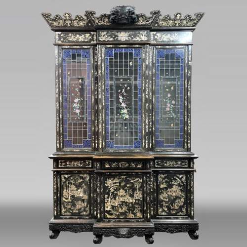 Edmond Chauffrey, Indo-Chinese cabinet with mother-of-pearl marquetry and relief enamelled stained glass