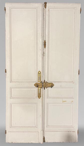 Large moulded double door with gilded Napoleon III lock Large moulded double door with gilded Napoleon III lock-0