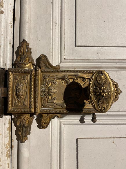 Large moulded double door with gilded Napoleon III lock Large moulded double door with gilded Napoleon III lock-6