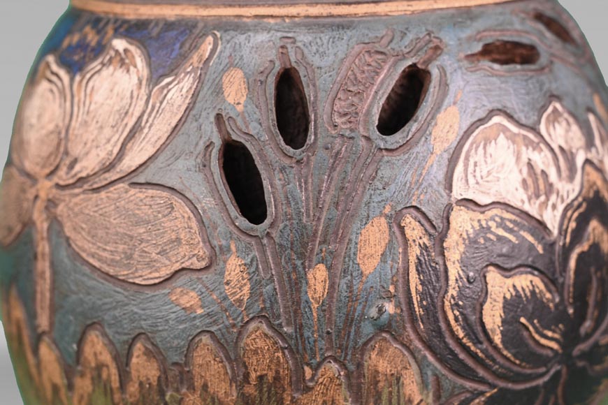 Ernest CHAPLET for the HAVILAND manufacture, Vase with aquatic plant decoration, circa 1880 Ernest CHAPLET for the HAVILAND manufacture, Vase with aquatic plant decoration, circa 1880-8