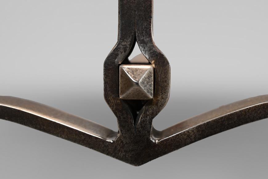 Pair of andirons with scrolled feet Pair of andirons with scrolled feet-5