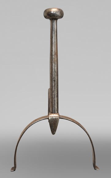 Pair of high andirons with arched feet Pair of high andirons with arched feet-1