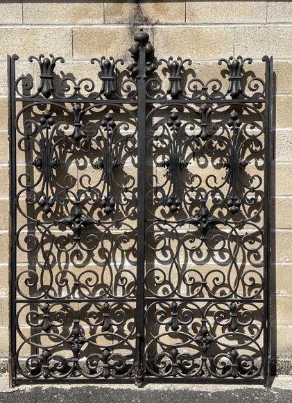 Napoleon III-style wrought iron double gate, 19th century Napoleon III-style wrought iron double gate, 19th century-1