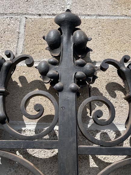 Napoleon III-style wrought iron double gate, 19th century Napoleon III-style wrought iron double gate, 19th century-3
