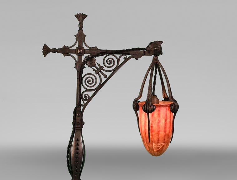 DAUM, Émile ROBERT (attributed to), Lamp in delicately openwork wrought iron and glass, circa 1900 DAUM, Émile ROBERT (attributed to), Lamp in delicately openwork wrought iron and glass, circa 1900-1