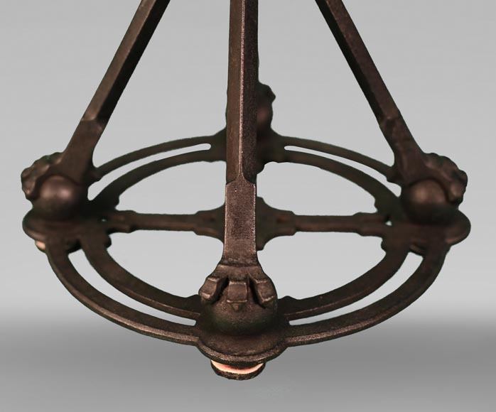 DAUM, Émile ROBERT (attributed to), Lamp in delicately openwork wrought iron and glass, circa 1900 DAUM, Émile ROBERT (attributed to), Lamp in delicately openwork wrought iron and glass, circa 1900-9