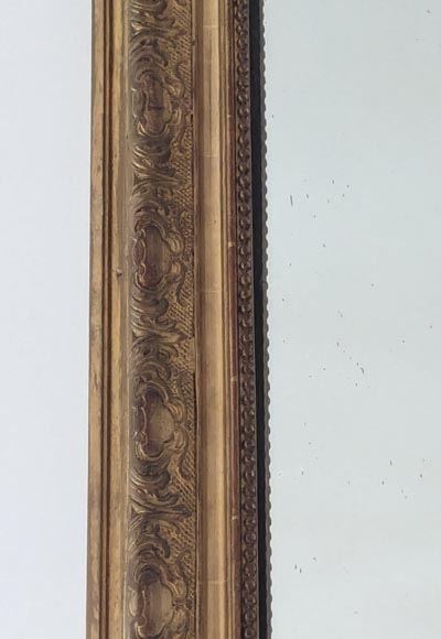 Regency-style gilded trumeau decorated with a cut leather shell Regency-style gilded trumeau decorated with a cut leather shell-5