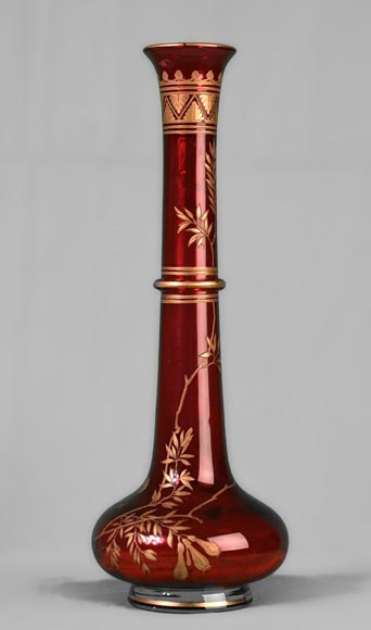 BACCARAT - Pair of Persian ruby bottle-shaped vases, circa 1880 BACCARAT - Pair of Persian ruby bottle-shaped vases, circa 1880-2