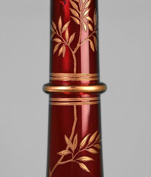 BACCARAT - Pair of Persian ruby bottle-shaped vases, circa 1880 BACCARAT - Pair of Persian ruby bottle-shaped vases, circa 1880-4