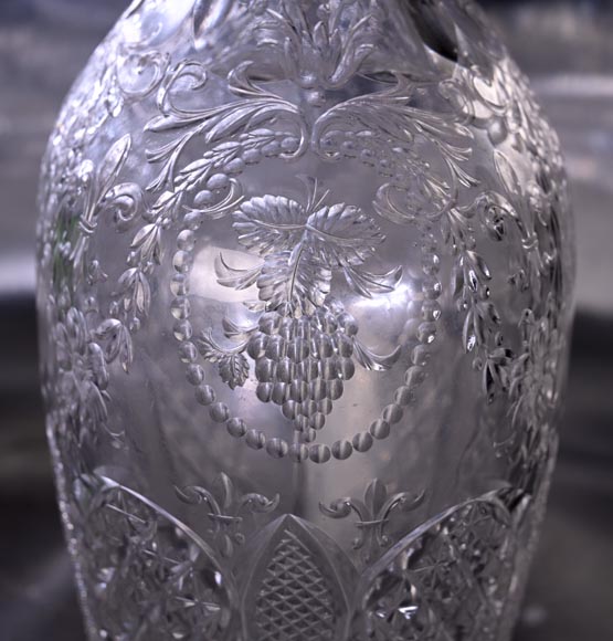 Pair of Engraved Crystal Wine Decanters, Cristallerie de Saint-Louis-8