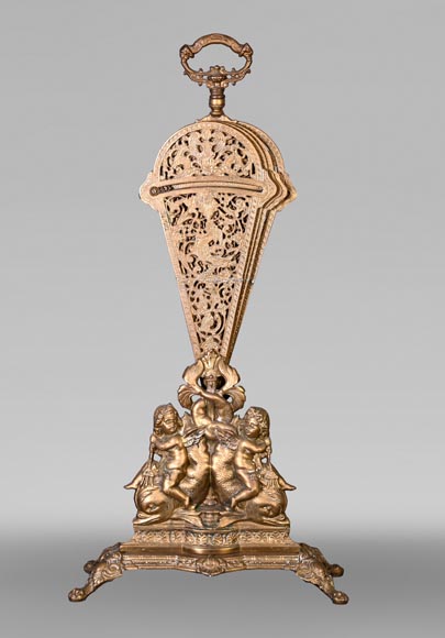 Large Napoleon III style fan-shaped fire screen with dolphin and putti decoration Large Napoleon III style fan-shaped fire screen with dolphin and putti decoration-1