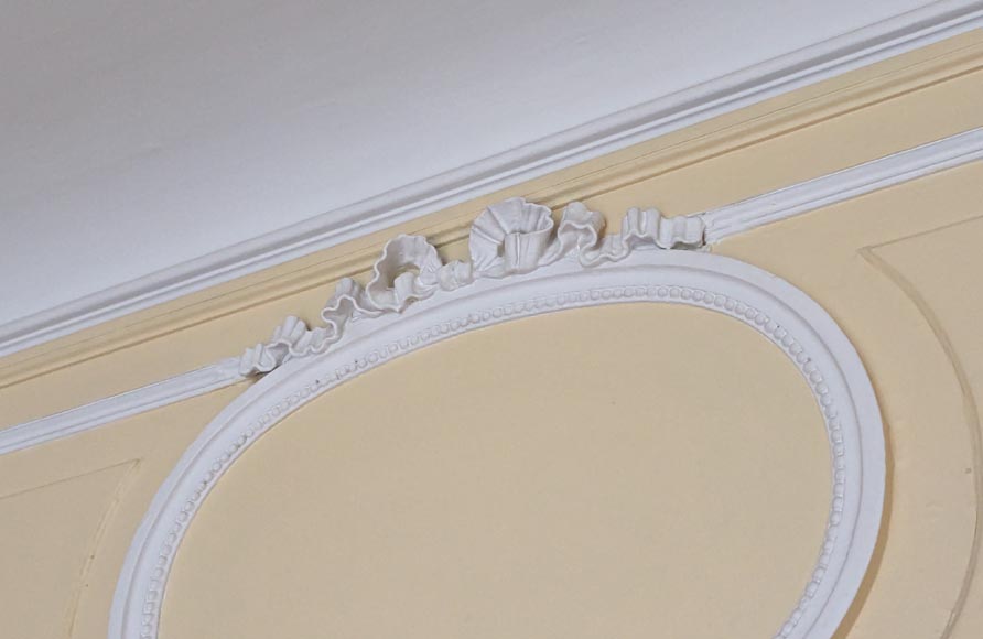 Louis XVI style trumeau adorned with a medallion topped with a ribbon Louis XVI style trumeau adorned with a medallion topped with a ribbon-2