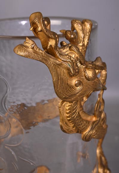 L’Escalier de Cristal (attributed to), a cylindrical Japanese-style vase decorated with a dragon, crystal and gilt bronze L’Escalier de Cristal (attributed to), a cylindrical Japanese-style vase decorated with a dragon, crystal and gilt bronze-3