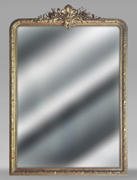 Large Regence style gilded trumeau surmounted by a palm leaf Large Regence style gilded trumeau surmounted by a palm leaf-0