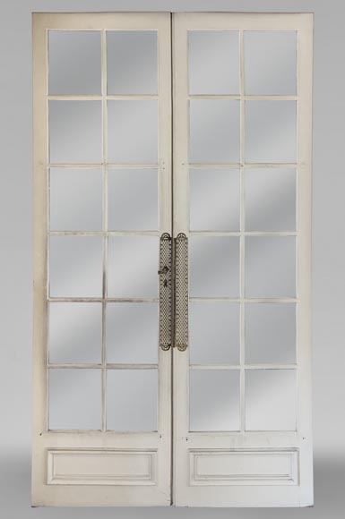 Small-paned double door Small-paned double door-0