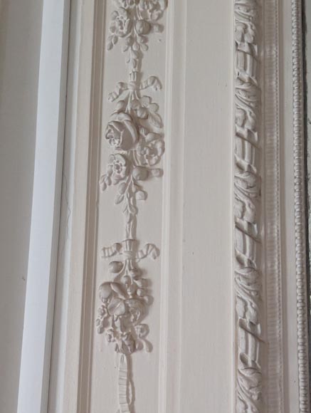 Louis XVI style trumeau with rounded mirror decorated with a ribbon Louis XVI style trumeau with rounded mirror decorated with a ribbon-4