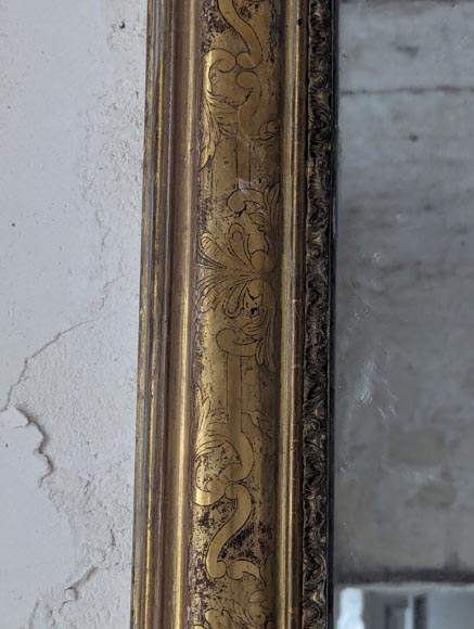 Louis XV-style gilded trumeau with engraved decoration Louis XV-style gilded trumeau with engraved decoration-3