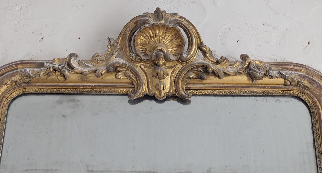 Louis XV style gilded trumeau with openwork shells Louis XV style gilded trumeau with openwork shells-1