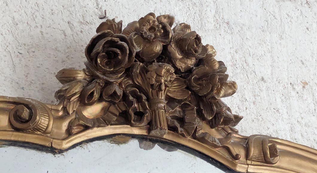 Napoleon style trumeau decorated with a bouquet of flowers, painted Napoleon style trumeau decorated with a bouquet of flowers, painted-2