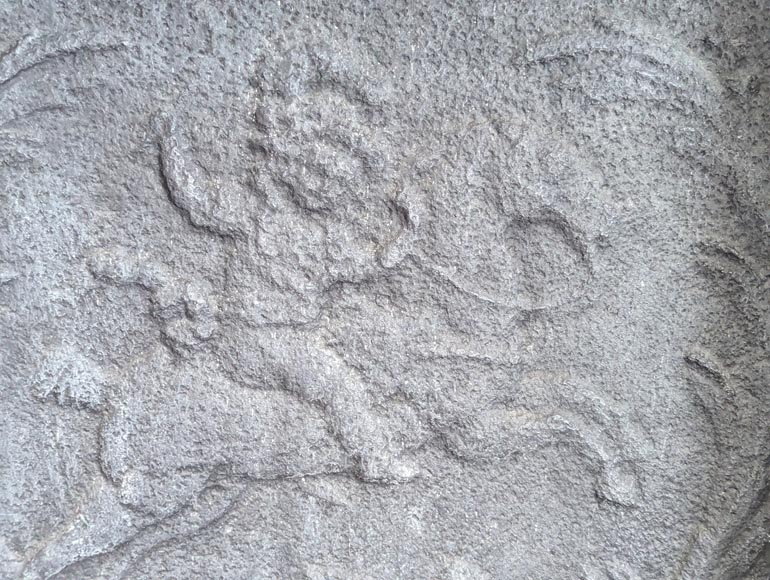 Small Louis XV style fireback with horseman Small Louis XV style fireback with horseman-2