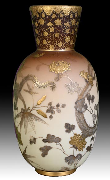 Jules Barbe for Thomas Webb (attributed to), Japanese-style Vase with Dragons, late 19th Century Jules Barbe for Thomas Webb (attributed to), Japanese-style Vase with Dragons, late 19th Century -1