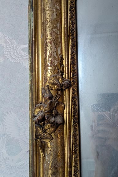 Napoleon III style gilded trumeau with richly decorated palmette motif Napoleon III style gilded trumeau with richly decorated palmette motif-3