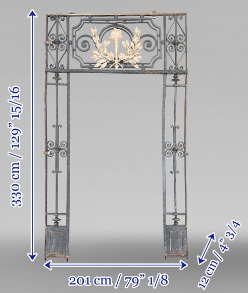 Pair of double-leaf gates in cast iron, with its frame Pair of double-leaf gates in cast iron, with its frame-8