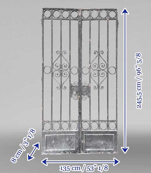 Pair of double-leaf gates in cast iron, with its frame Pair of double-leaf gates in cast iron, with its frame-9