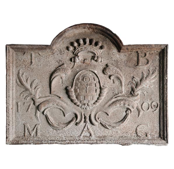 Large fireback with coat of arms dated 1709 Large fireback with coat of arms dated 1709-0