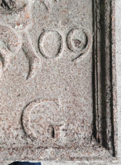 Large fireback with coat of arms dated 1709 Large fireback with coat of arms dated 1709-7