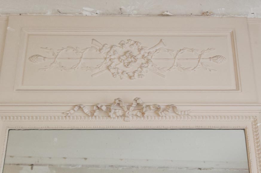 Louis XVI style trumeau decorated with a wreath of flowers Louis XVI style trumeau decorated with a wreath of flowers-1