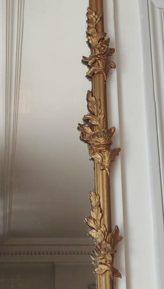 Pair of Napoleon III style mirrors decorated with garlands of flowers Pair of Napoleon III style mirrors decorated with garlands of flowers-3