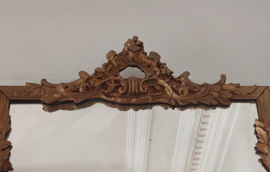 Pair of Napoleon III style mirrors decorated with garlands of flowers Pair of Napoleon III style mirrors decorated with garlands of flowers-7