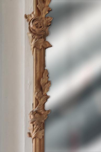 Pair of Napoleon III style mirrors decorated with garlands of flowers Pair of Napoleon III style mirrors decorated with garlands of flowers-8